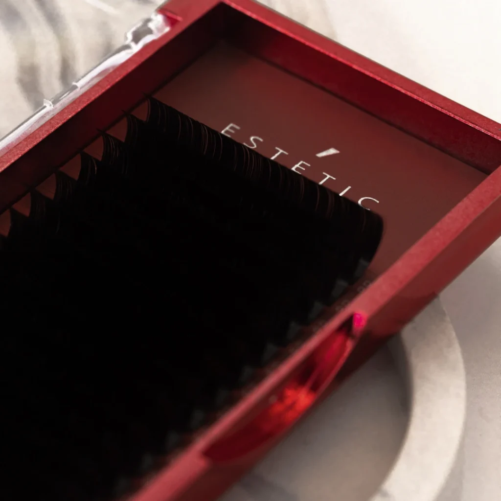 Le Mat lash extension close-up